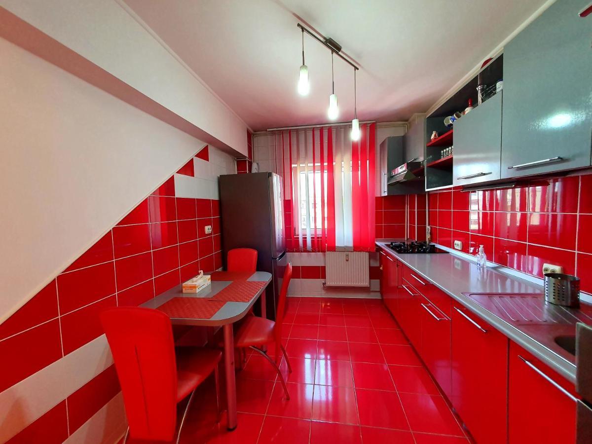 Crema Apartaments Плоещ Екстериор снимка