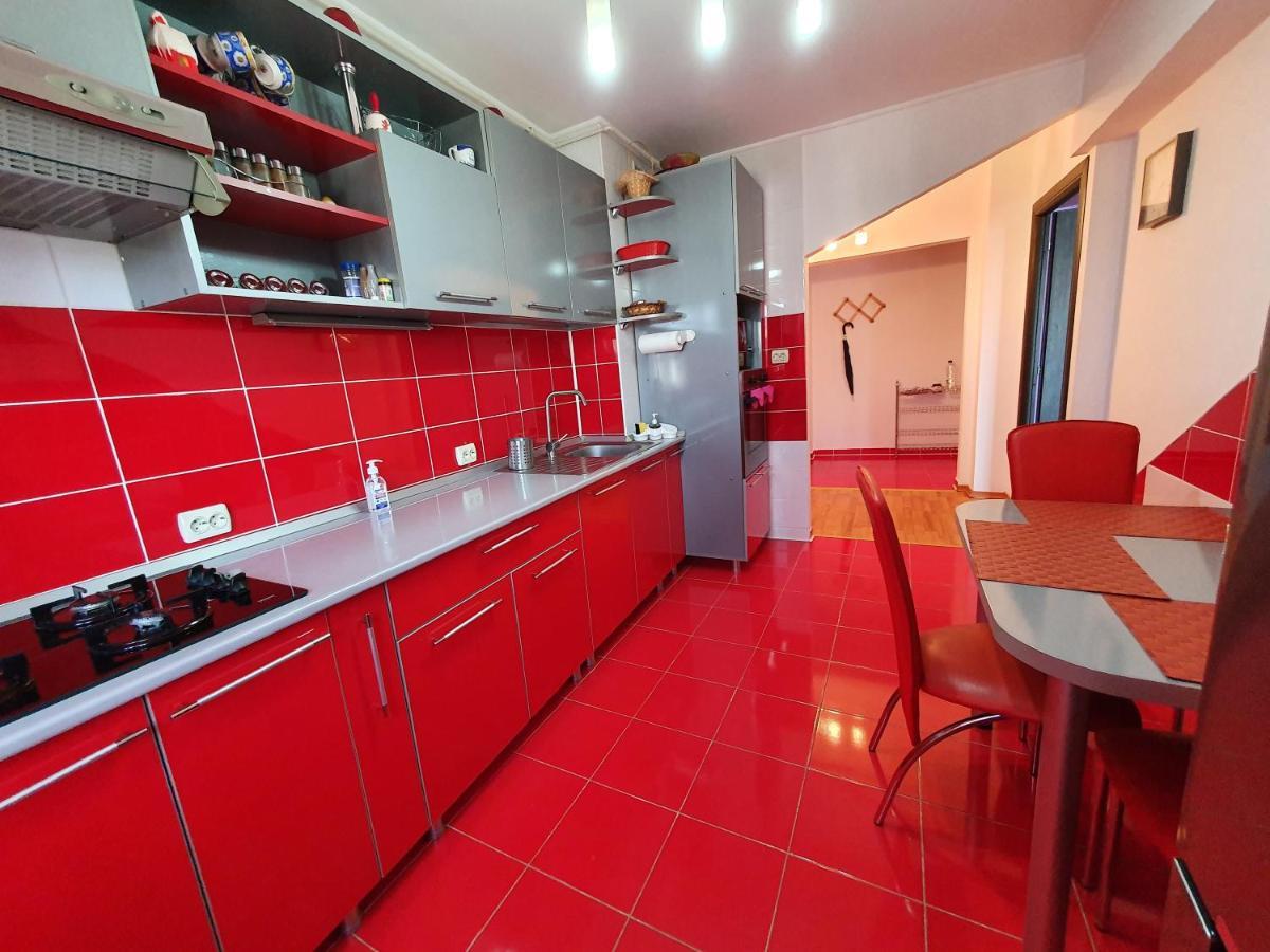 Crema Apartaments Плоещ Екстериор снимка